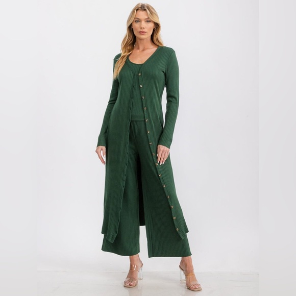 SALE! 017. WOMEN'S LONG SLEEVE BUTTON UP RIBBED CARDIGAN - HUNTER GREEN - Picture 3 of 4